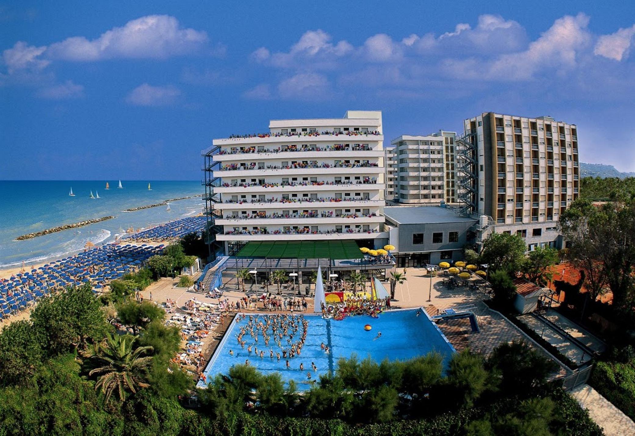 Serena Majestic Hotel Montesilvano Luaran gambar