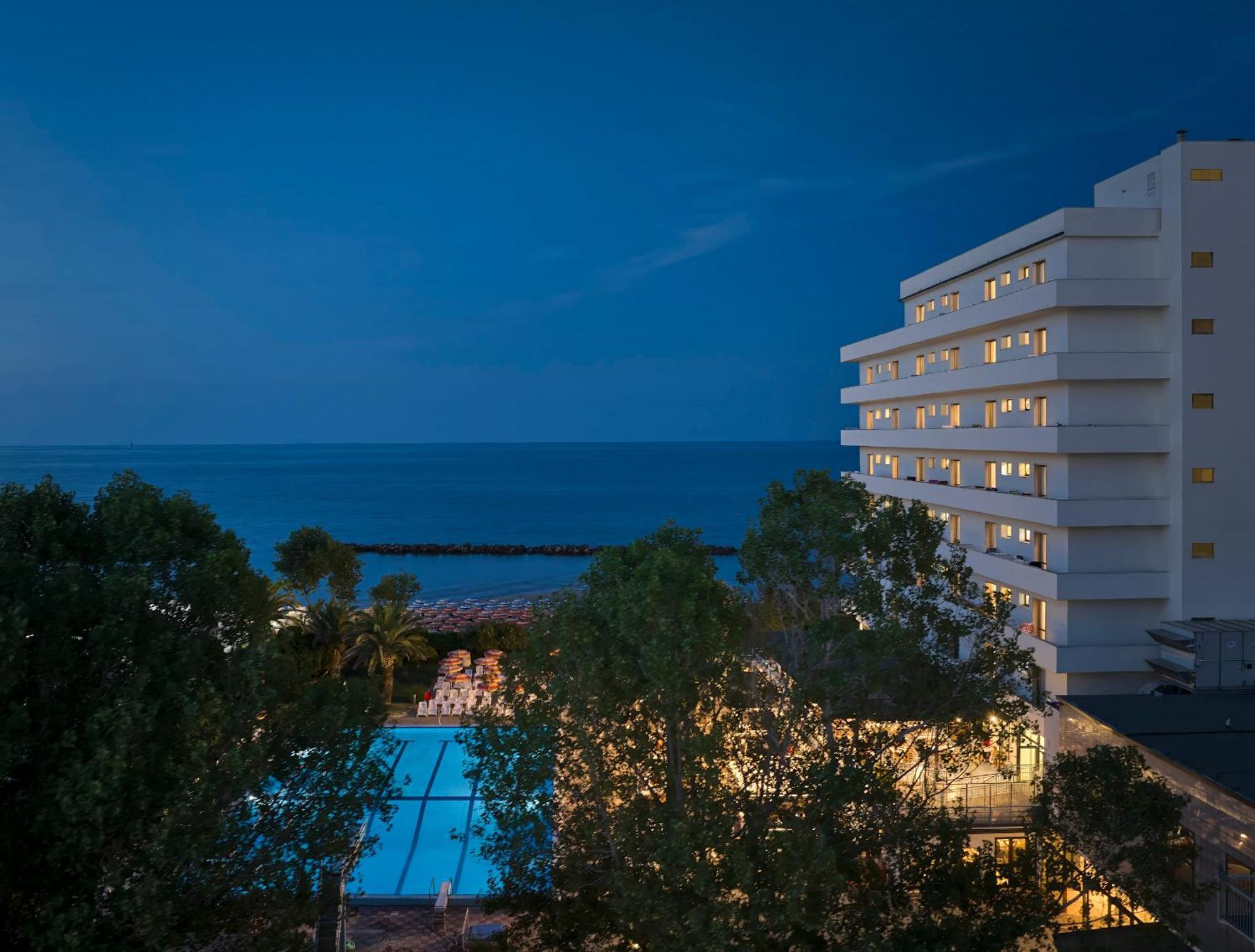 Serena Majestic Hotel Montesilvano Luaran gambar